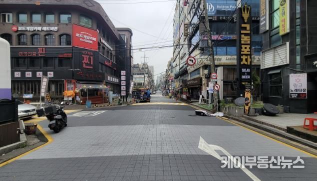 ‘인계동 중심상가 보행환경 개선사업’이 완료된 거리.