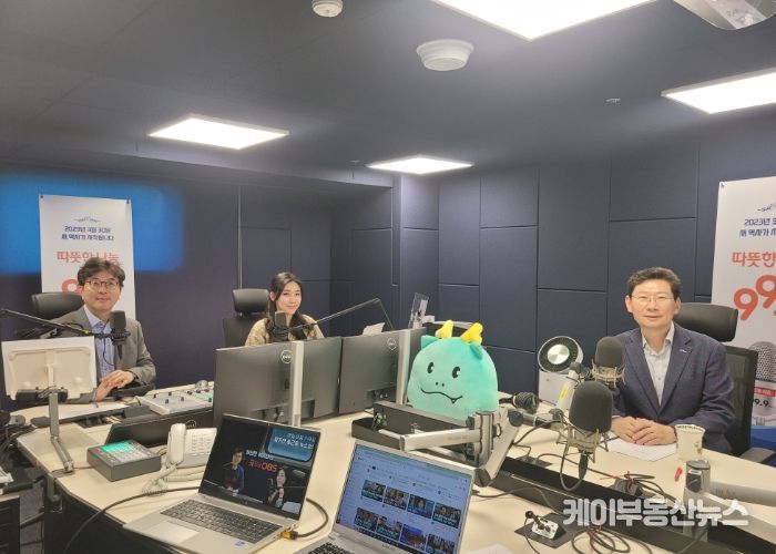 이상일 용인특례시장이 4일 OBS 라디오에 출연해 대중교통 편의 증진 등 시의 계획을 밝혔다.
