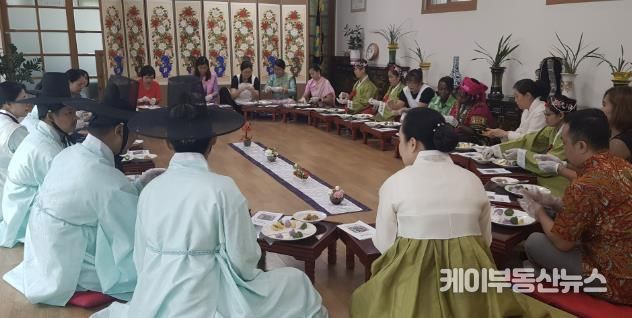 안산시,‘명절맞이 세계인의 고향밥상’성료… 외국인 고향의 정 나눠