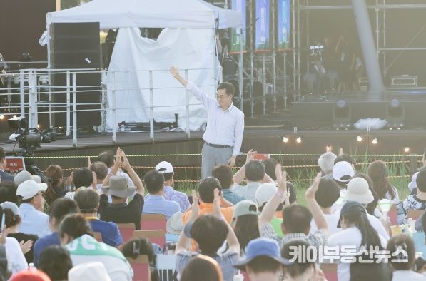 경기도, DMZ 평화콘서트 개최. DMZ의 가치와 평화공감대 확산. 김동연, “깊은 밤이어도 새벽은 온다. 다음엔 북한 예술인과 함께하기를 기대”