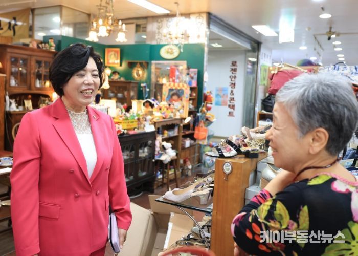 신계용 과천시장, 추석 앞두고 전통시장 방문…소상공인에 응원과 격려 전해