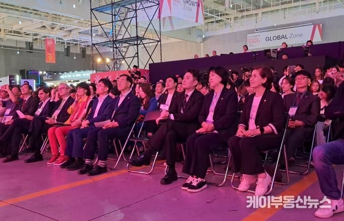 경기도의회 미래과학협력위원회, 2024 경기 스타트업 서밋 참석...이제영 위원장, 스타트업 육성 정책마련에 최선 다할 것 강조