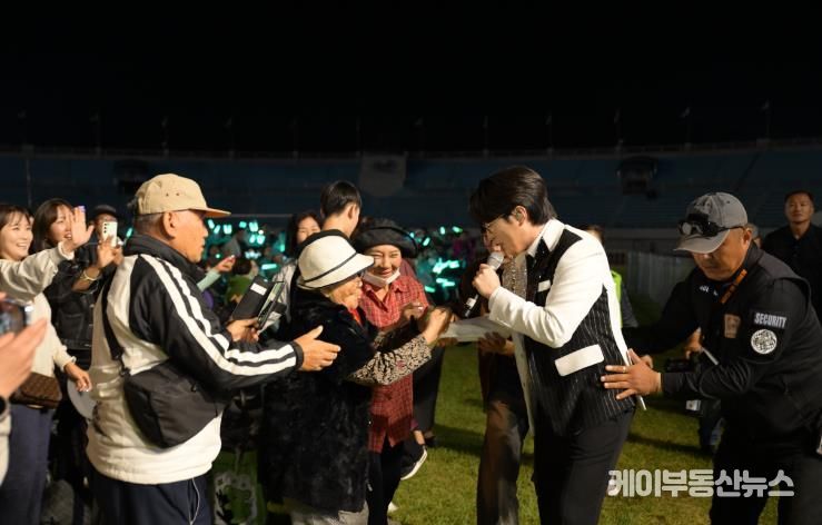 ‘2024 논산시민의 날 음악회’성황리 종료