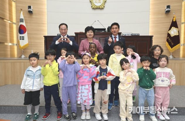 용산구의회, 동빙고어린이집 방문견학으로 ‘너도나도 의회갈래’ 행사 마무리