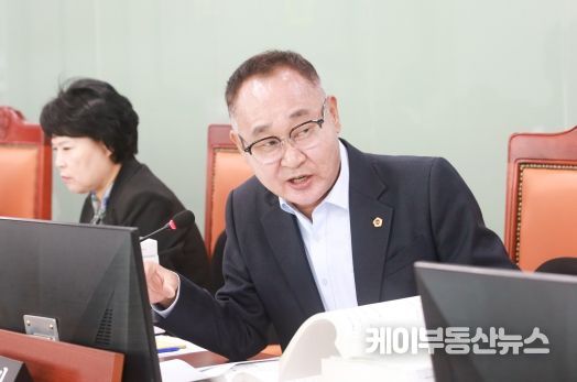 김영민 경기도의원, 경기도 건설기계 대여금 체불 문제 해결을 위한 적극적 개선 방안 요구
