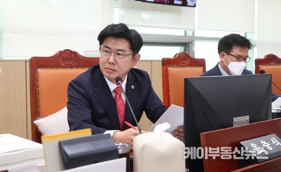 경기도의회 윤충식 의원, '차세대융합기술연구원 기술이전 부진…도내 기업과 협력 확대해야'