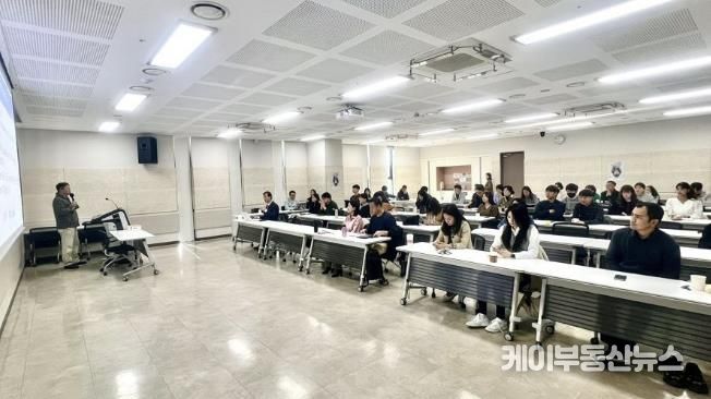 화성시, AI를 활용한 홍보 역량 강화 교육 실시... AI기술 선도적 활용에 앞장서