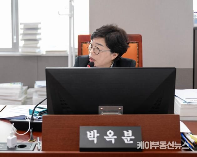 경기도의회 박옥분 의원, 경기국제공항 추진과 철도․항만 문제 전방위 지적