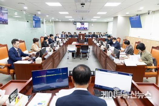 경기도의회 미래과학협력위원회, 차세대융합기술연구원, 경기도경제과학진흥원 행정사무감사 진행!