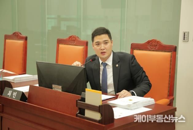 경기도의회 최민 의원, 경기도 여성 자영업자 75.3%가 30일 영업하는 노동환경 실태 개선 요구
