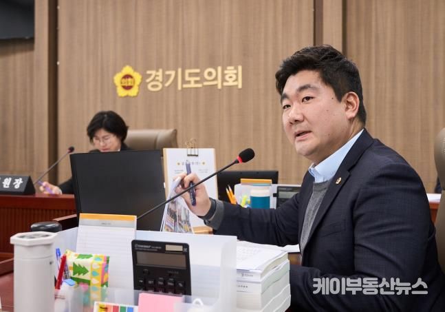 경기도의회 교육행정위원회 장한별 부위원장, 60명 건설노동자가 해고된 학교 공사현장..도교육청 해결에 관심없나