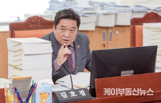 김호겸 경기도의원, 학교급식실 조리 로봇 도입 시기상조… “학생 먹거리엔 정성 우선”