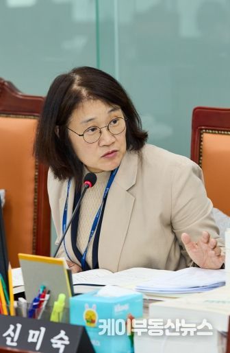 경기도의회 교육기획위원회 신미숙 의원(더불어민주당, 화성4)
