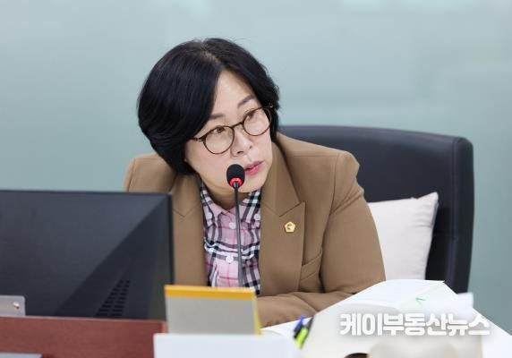경기도의회 서현옥 의원, AI국 예산 낭비 질타, 효율성 요구