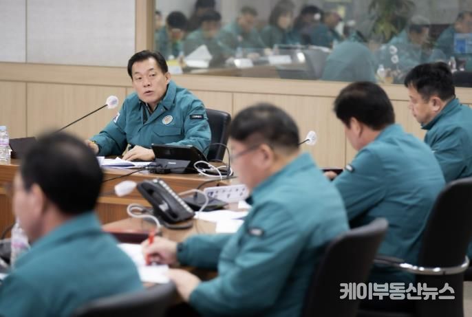 이재준 수원시장이 발언하고 있다.
