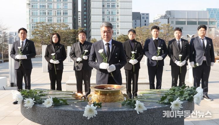국민의힘, 새해 첫 일정으로 현충탑 참배