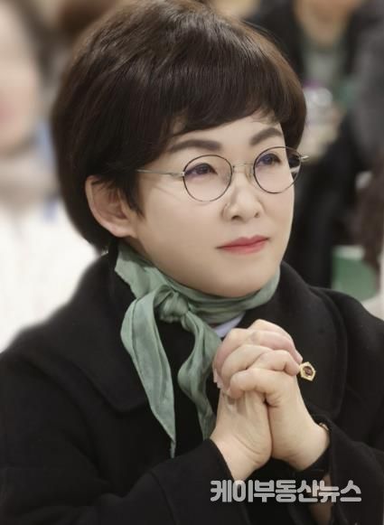 경기도의회 김선희 의원, 용인다움학교 관련 경기도 특별조정교부금과 관련 처인구 민주당 국회의원 비판하며 사과와 정정 요구