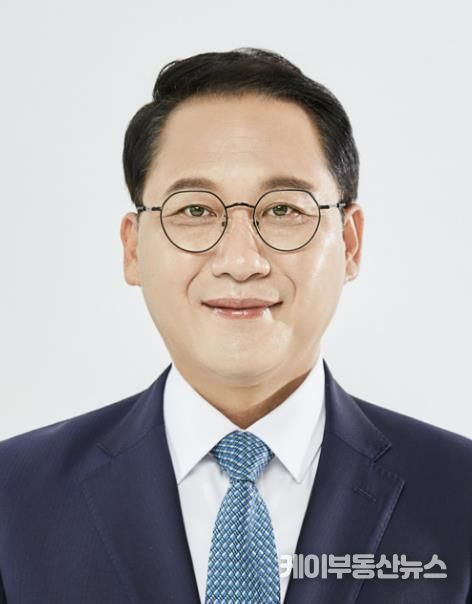 경기도의회 교육기획위원회 안광률 위원장,