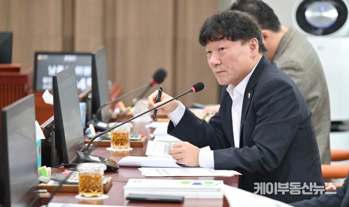 경기도의회 안전행정위원회 남종섭 의원(더불어민주당, 용인3)
