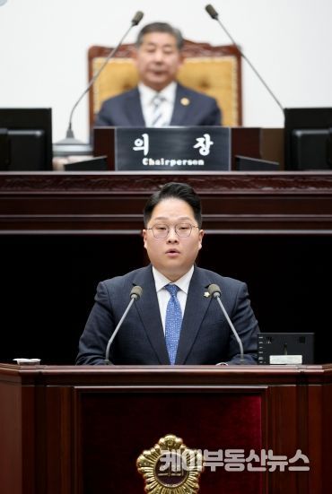 인천광역시의회 김대영 의원(민·비례)은 24일 열린 ‘제301회 임시회’ 본회의 시정질문에서 인천민주화운동기념관 건립의 시급성을 강하게 제기하며, 인천시와 유정복 시장의 명확한 입장과 실질적인 추진 의지를 촉구했다.