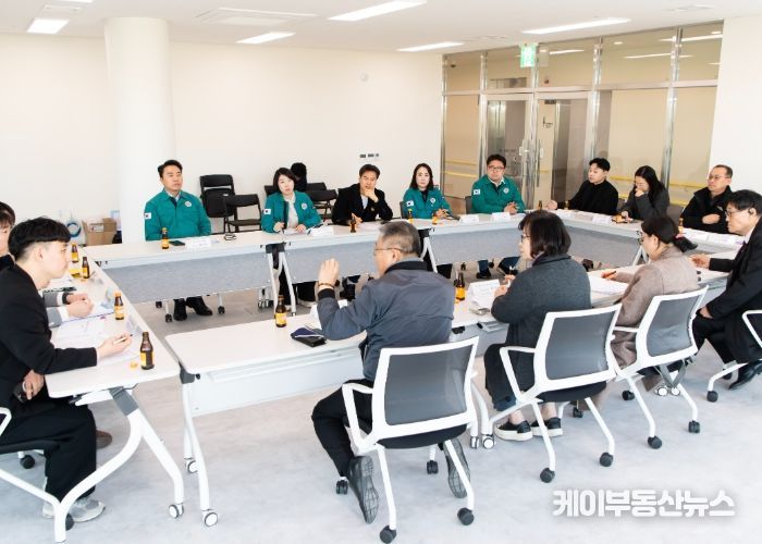 김포시의회, 김포반다비체육센터 개장 전 현장 간담회 실시