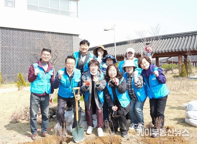 평택시의회,‘2025년 시민과 함께하는 나무심기 행사’ 함께 해 도시 숲의 중요성 알려