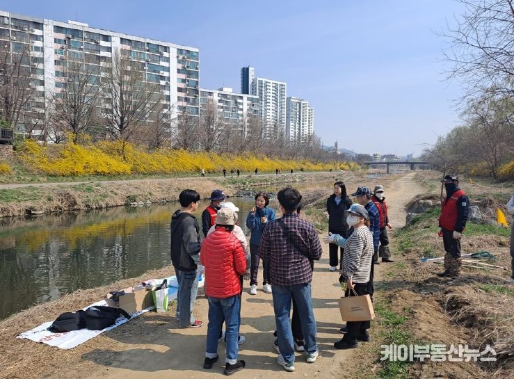 안양시, 4~10월 민・관 합동 생태계 교란식물 제거작업 실시