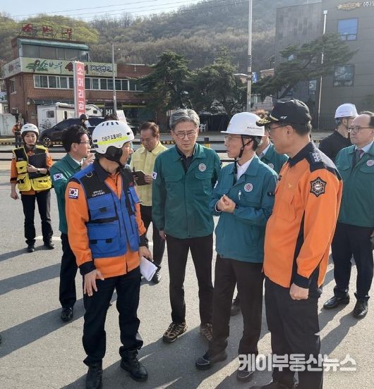 김성중 경기도 부지사, 광명 신안산선 붕괴 사고 현장 찾아 “인력과 장비 총동원해 인명구조에 최선 다해달라”