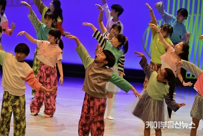 제2회 꿈의 무용단 아토 2024 정기공연 소풍 장면