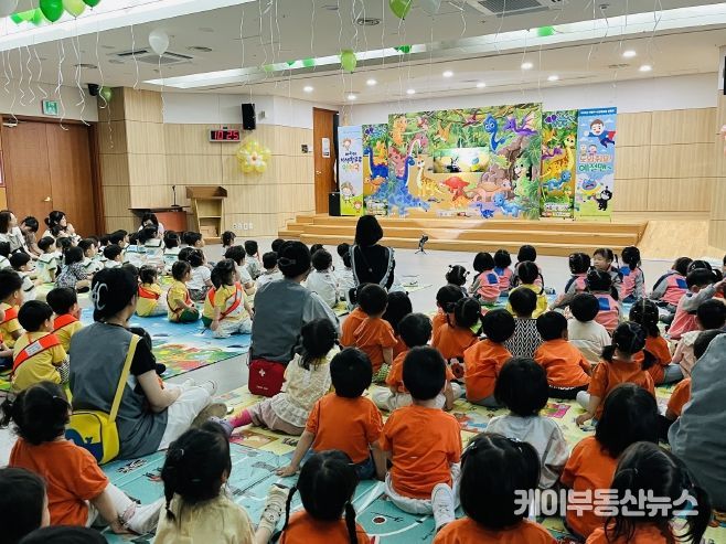 용인특례시 급식관리지원센터 가 개최한 인형극 현장 모습