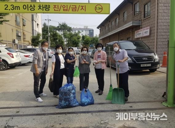 주민이 직접 관리하는 나눔주차장 사례. 모두가 함께 따뜻한 마을을 만들어가고 있다.