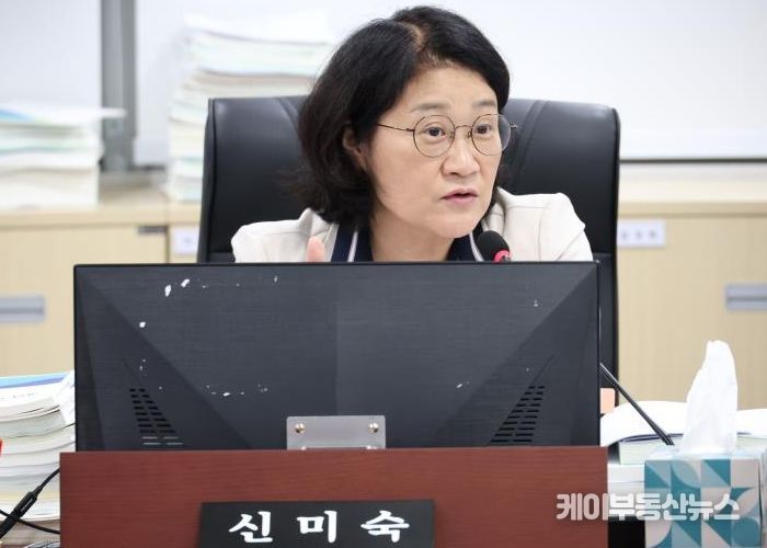 경기도의회 예산결산특별위원회 신미숙 의원(교육기획위원회, 더불어민주당, 화성4)