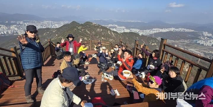 의정부시, 수락산 기차바위 전망대 및 쉼터 조성 완료…시민에 전면 개방