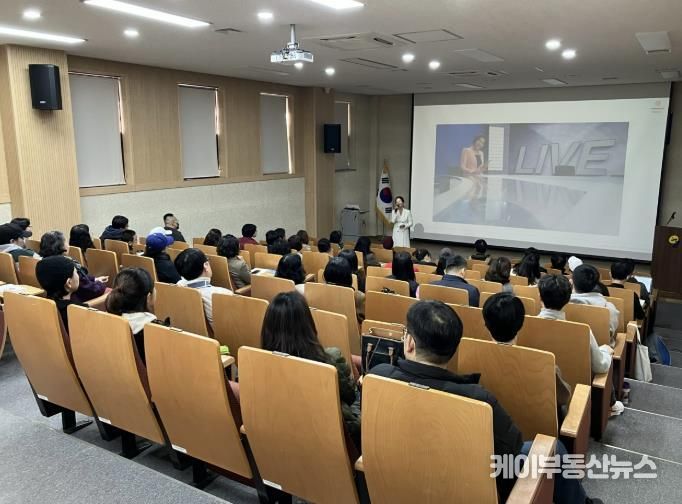 '말의 힘'에 매료된 연천! 11월 다달이 인문학 성료