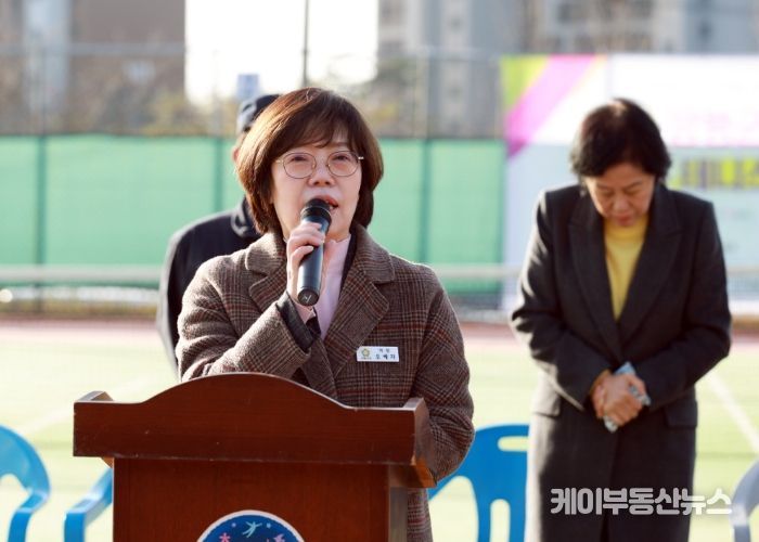 오혜자 의장이 축사를 하고 있다.