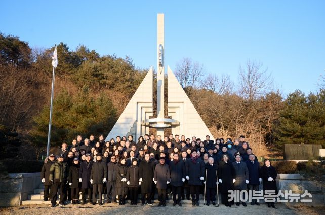 양주시, 현충탑 참배로 2026년 병오년 첫 출발