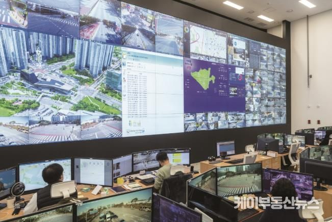고양시 전역의 상황 정보가 실시간으로 펼쳐지는 고양 스마트시티센터 관제실(출처=고양소식)