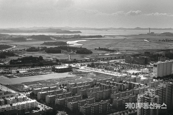 1992년 노적봉 정상에서 바라본 안산 고잔뜰의 옛 모습
