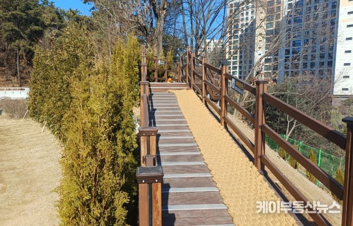 동천도서관 산책로 전경