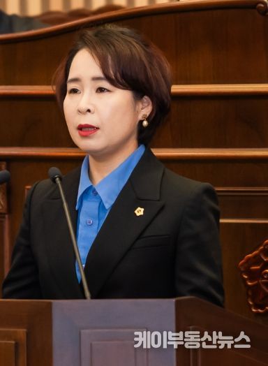 남양주시의회 318회 임시회 1차 본회의에서 정현미 의원이 시정질문을 하고 있다.