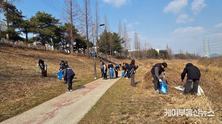 하천 환경정화 대청소로 쾌적한 수변환경 조성
