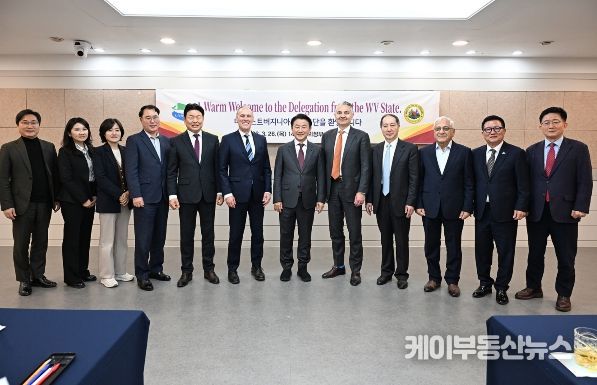 의정부시는 3월 26일 시청 회룡홀에서 미국 웨스트버지니아주 대표단을 맞아 관내 유망 바이오 기업의 해외 진출과 글로벌 투자 협력을 위한 면담을 진행했다.