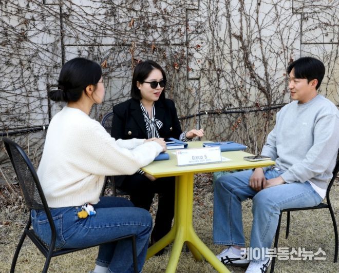 총무인사팀장, 주니어보드와 함께 역멘토링 활동을 하고 있다.