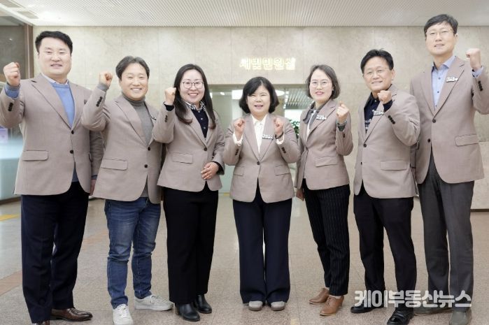 수원시 새빛민원실 베테랑 공무원들