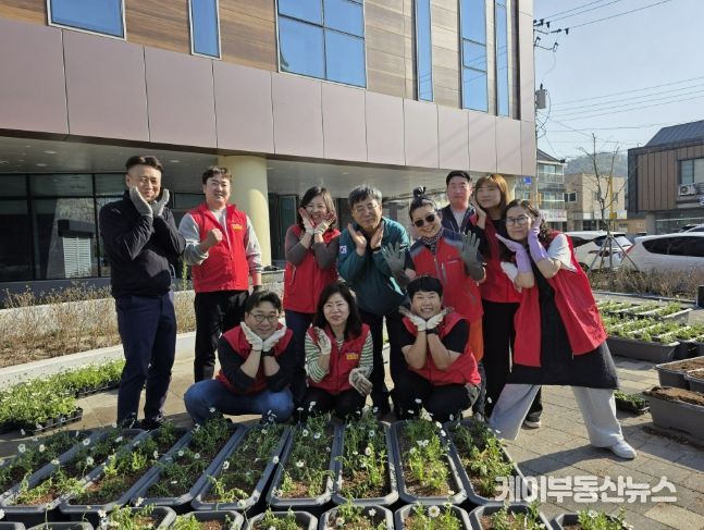 동두천시 송내동 주민자치위원회, 주민의 손으로 피워낸 '위대한 정원'