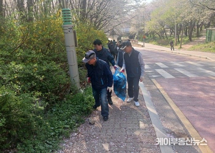 고양시 화정1동,‘쓰레기를 담자, 쓰담쓰담 화정1동 마을대청소’실시